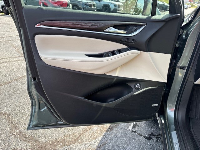 2022 Buick Enclave Avenir