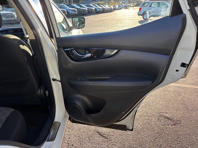 2022 Nissan Rogue Sport SV