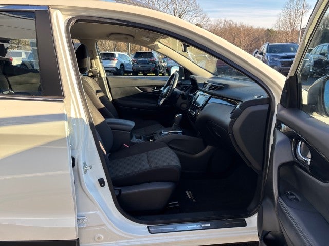 2022 Nissan Rogue Sport SV