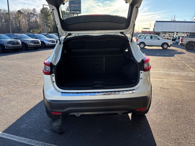 2022 Nissan Rogue Sport SV