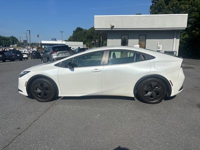 2025 Toyota Prius LE