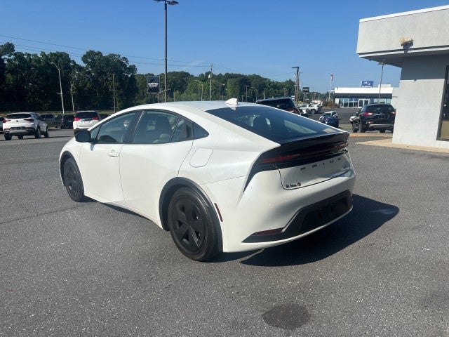 2025 Toyota Prius LE
